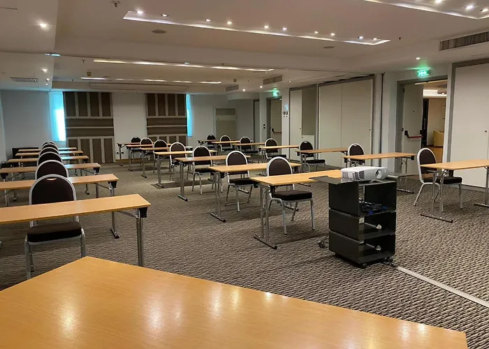 Holiday Inn By Ihg